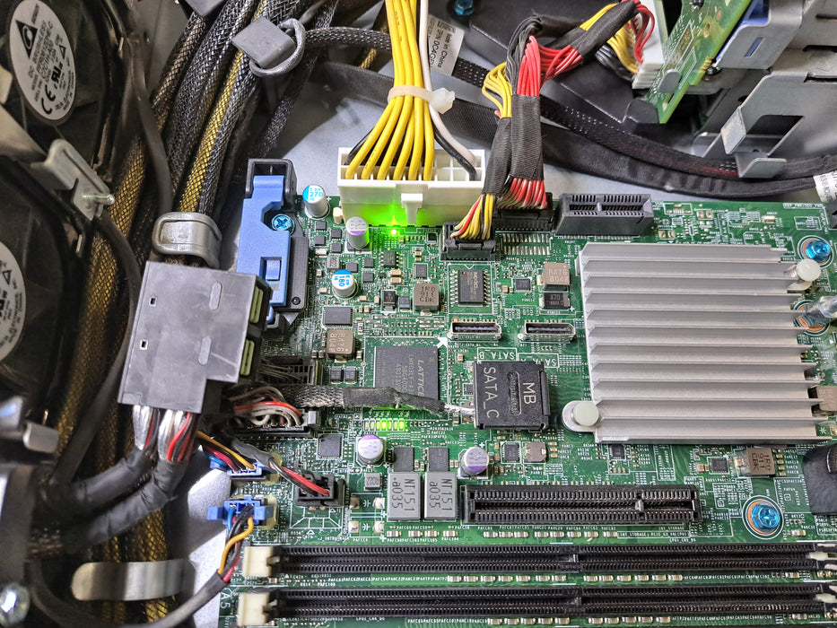 Dell PowerEdge R540 8x 3.5" Server | 2x Xeon Silver 4110, No RAM/HDD *PARTS READ