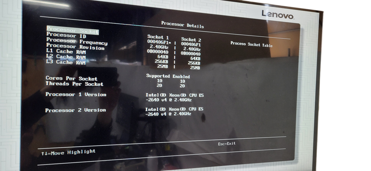 Lenovo System X 3650 M5 - 2x Xeon E5-2640 v4 16GB DDR4 RAID M5210 2x900W PSU