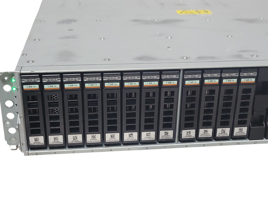 Celestica  X2024-M EMC R0932-F1901-06 PowerMax 24-Bay 2.5 NVMe 2U Expansion, SEE
