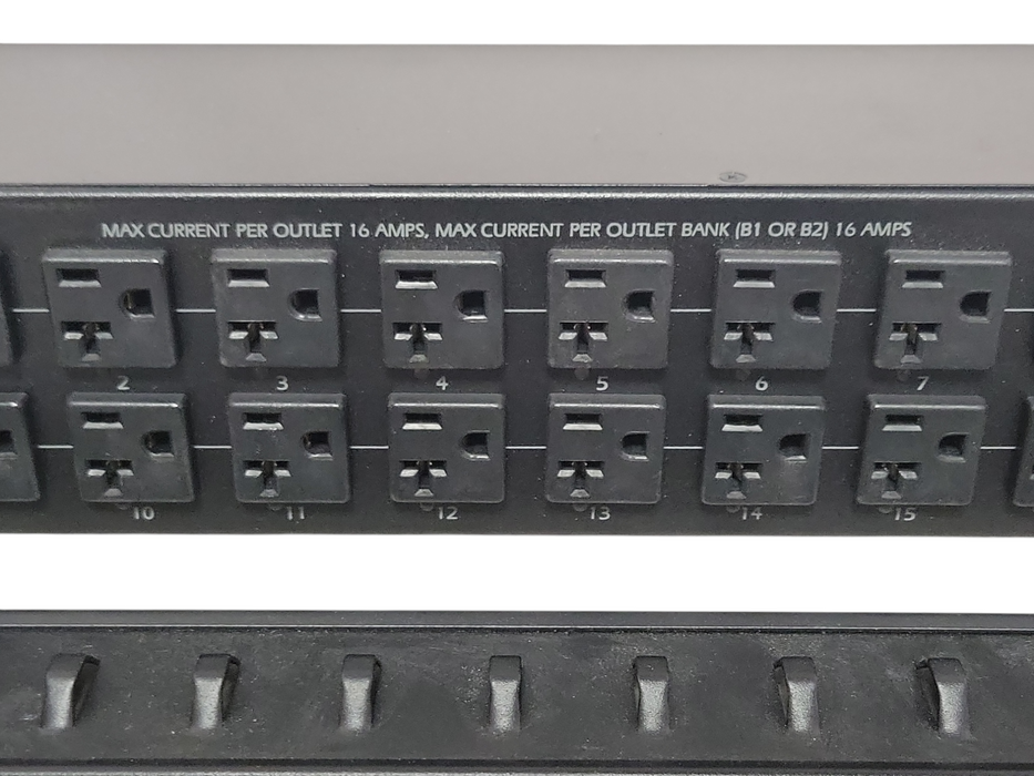 APC AP7902 Switched Power Distribution Unit