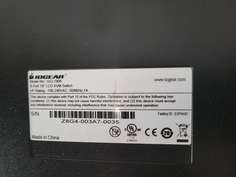 IOGEAR GCL1908 8-Port 19\\" LCD KVM Switch _