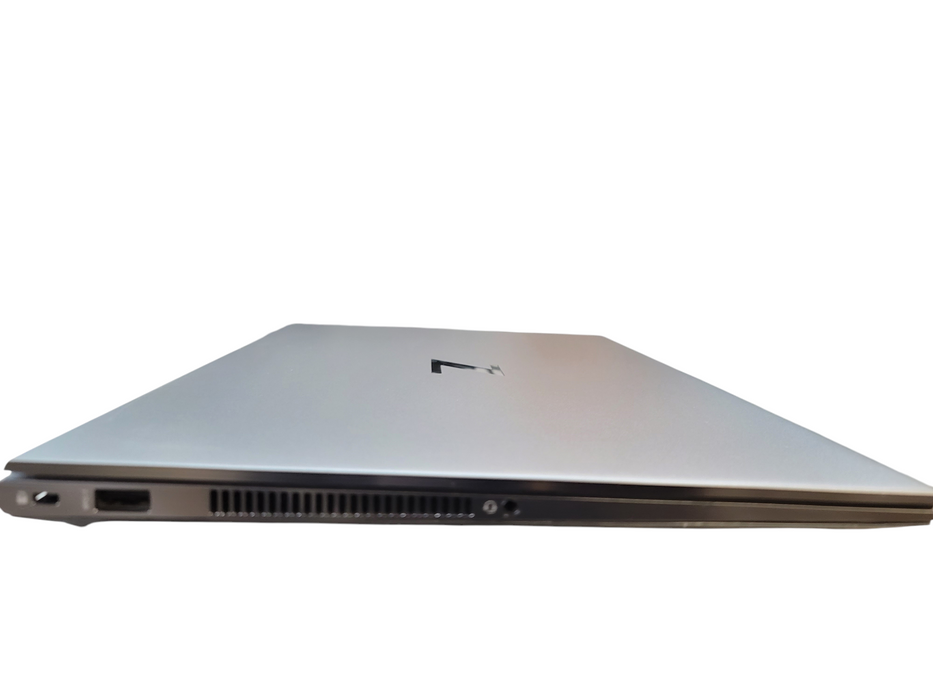 HP ZBook Studio 15.6" G8 i7-11850H 32GB DDR4 Quadro T1200  256GB NVMe