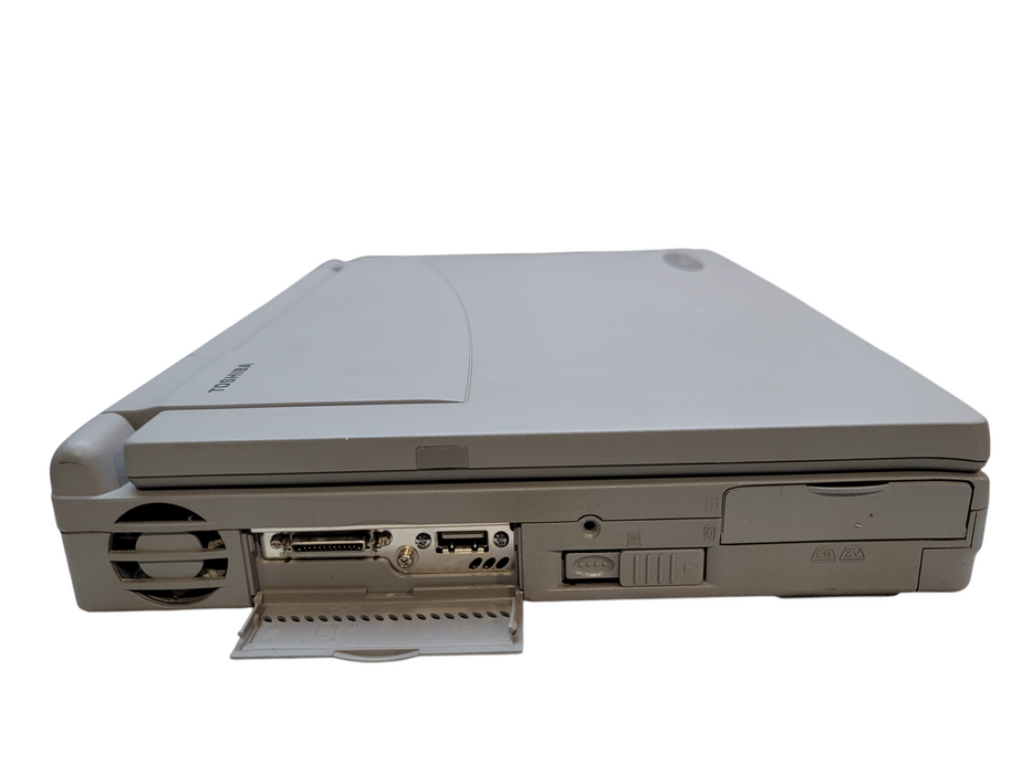 VINTAGE LAPTOP TOSHIBA TECRA 530CDT Pentium 166MHz 64MB RAM No HDD