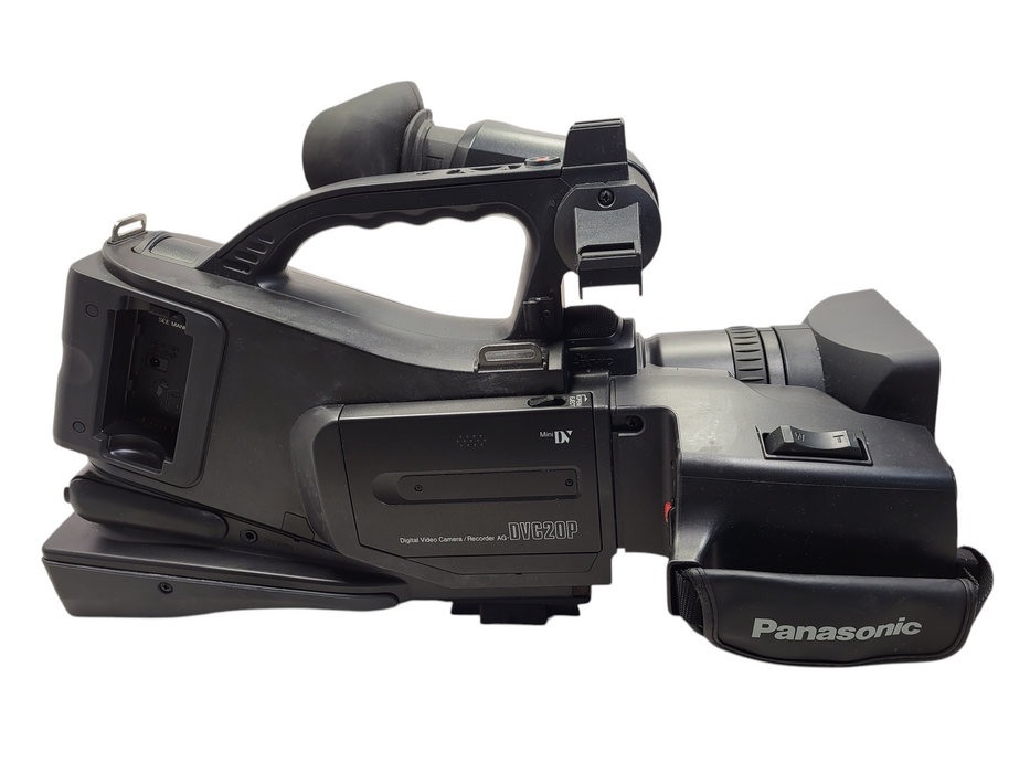 Panasonic AG-DVC20P MiniDV Camcorder W/ Charger, 2x Battery, Cleaning tape, Tape