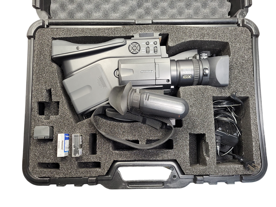 Panasonic AG-DVC20P MiniDV Camcorder W/ Charger, 2x Battery, Cleaning tape, Tape