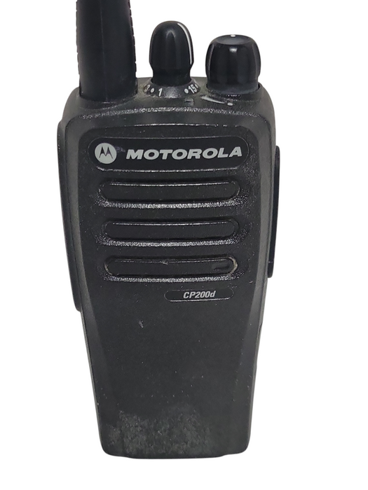 Motorola CP200D AAH01QDC9JA2AN Digital Radio w/ Battery, READ