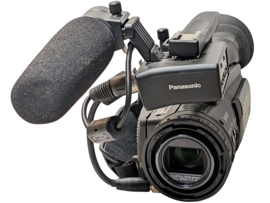 Panasonic AG-HMC40P 3MOS HD AVCCAM Video Camera/Camcorder 121 Hours
