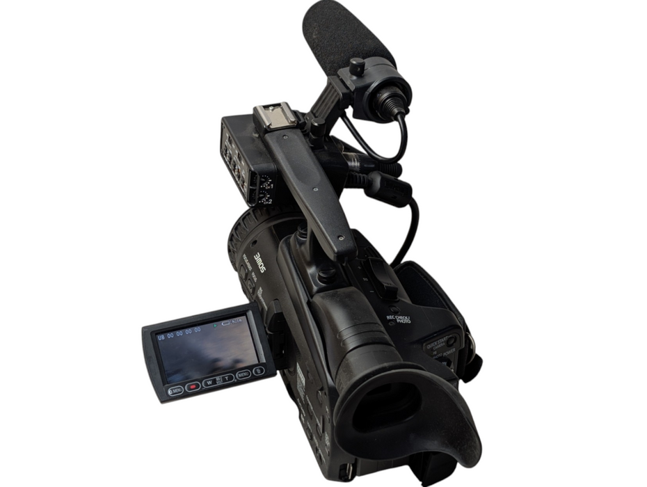 Panasonic AG-HMC40P 3MOS HD AVCCAM Video Camera/Camcorder 121 Hours