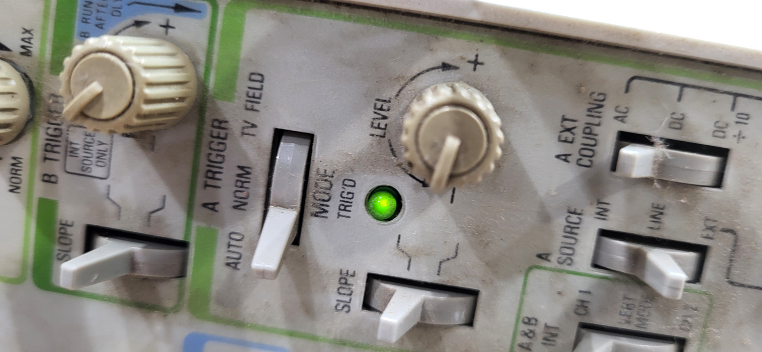 Tektronix 2215 Oscilloscope AS IS