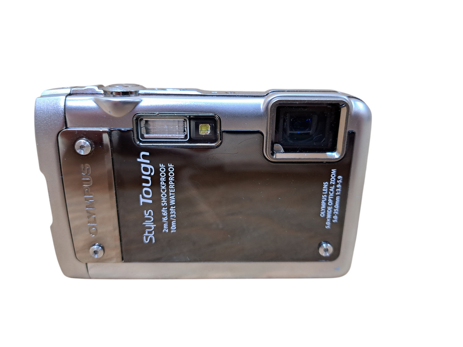 Olympus Stylus Tough-8010 14.0MP Digital Camera Silver *READ*