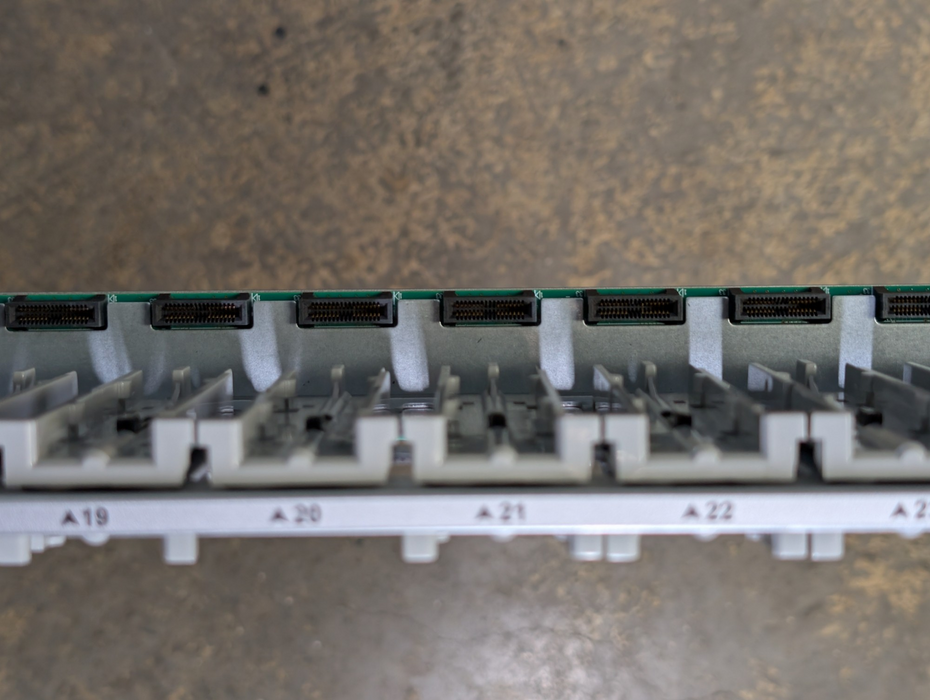 Dell EMC PowerVault ME4084 SAN/DAS 2x Powervault 12GBps SAS controller