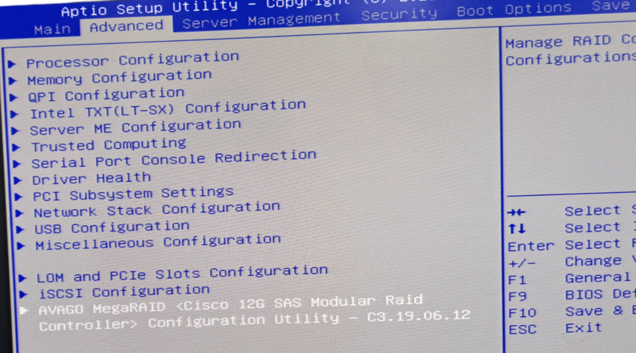 Cisco UCS C240 | 2x Xeon E5-2660 v3 @2.60GHz, 32GB DDR4, 12G RAID