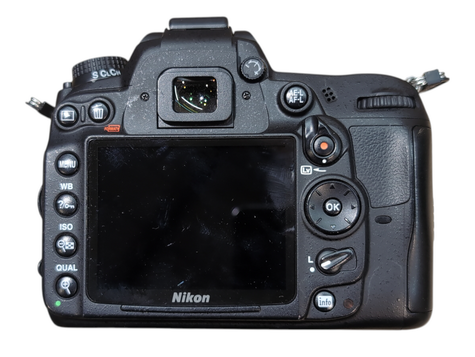 Nikon D7000 16.2MP Digital SLR Camera Body, No Battery, READ