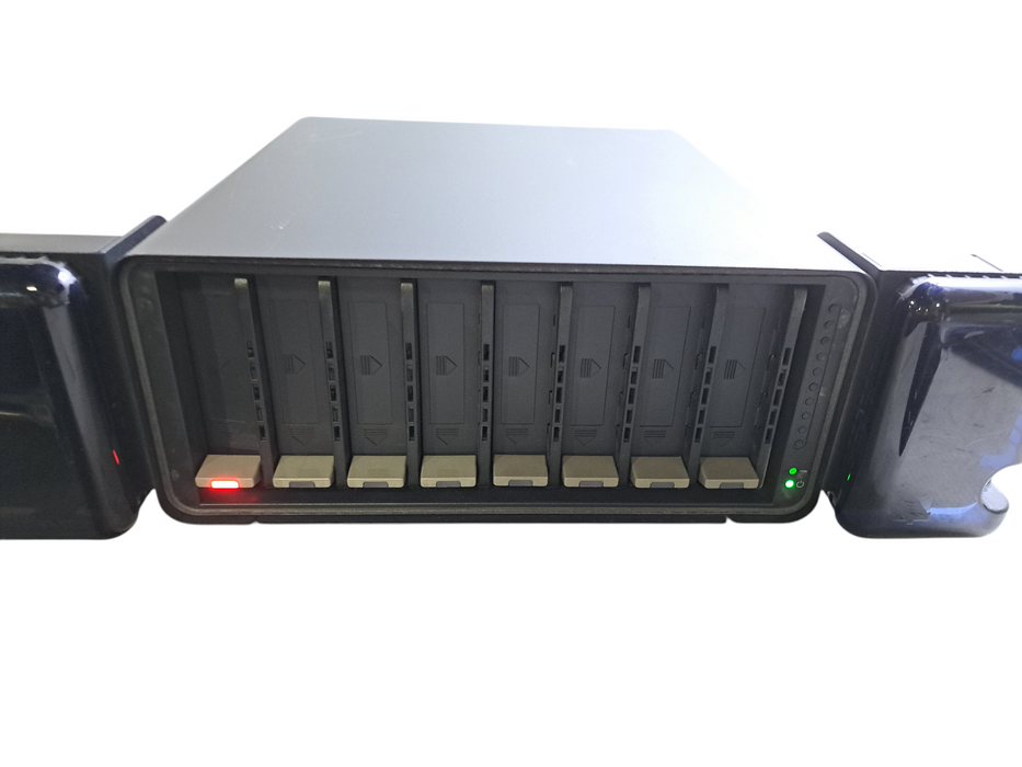 Data Robotics Drobo B800fs | 8-Bay File Sharing Network Attached Storage *PARTS*