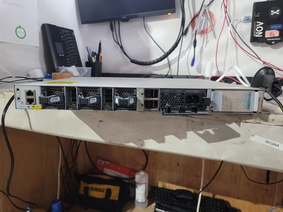 Cisco Catalyst WS-C3850-24T-S 24-Port Network Switch 1x 350W PSU