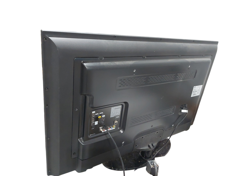 Samsung LCD 50" TV with Remote Model: UN50H5203AF