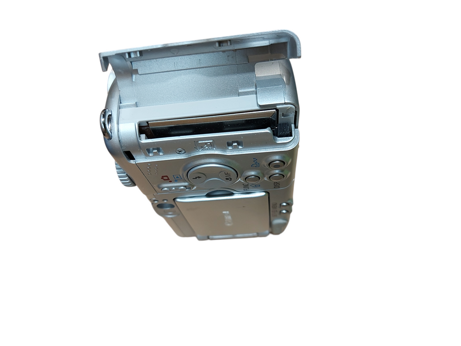 Canon PowerShot A95 PC1099 Digital Camera 12x Zoom Silver