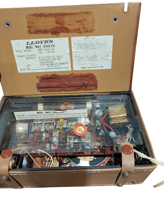 vintage LLOYD'S Radio Solid State 15 Transistor Model: 7N41E