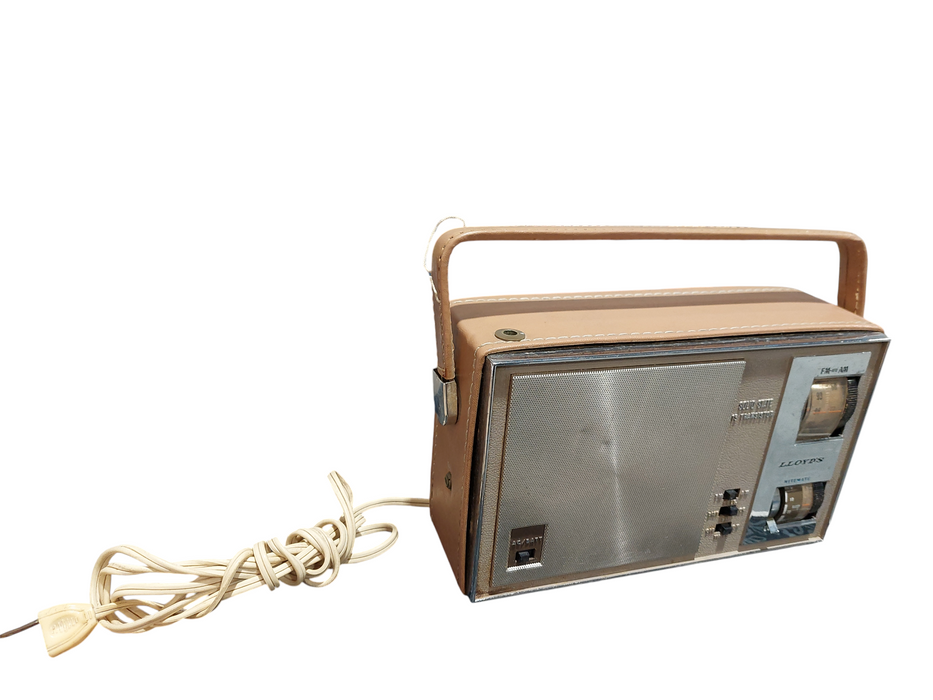 vintage LLOYD'S Radio Solid State 15 Transistor Model: 7N41E