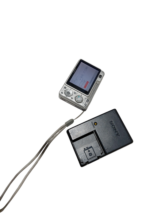Sony DSC-W120 Super SteadShot CyberShot 7.2 MegaPixels Digital Still Camera