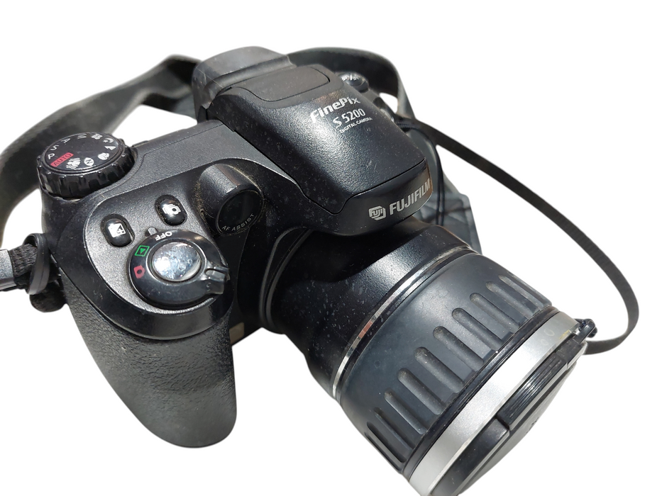 FujiFilm S 5200 Digital Camera 5.1Megapixels 10x Optical Zoom