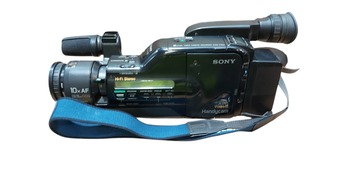 Sony CCD-F501 Video8 Handycam Camcorder W/ Ac Power, Batt., Bag