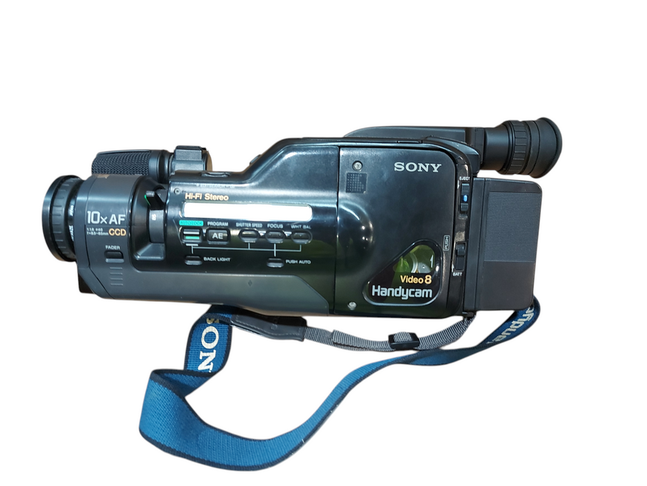 Sony CCD-F501 Video8 Handycam Camcorder W/ Ac Power, Batt., Bag, Strap