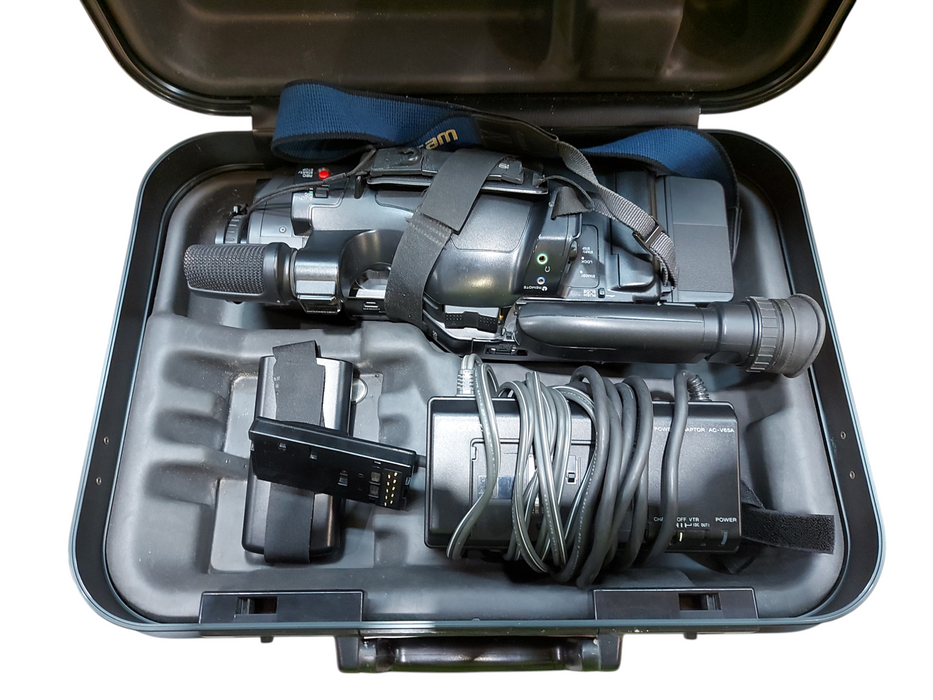 Sony CCD-F501 Video8 Handycam Camcorder W/ Ac Power, Batt., Bag, Strap