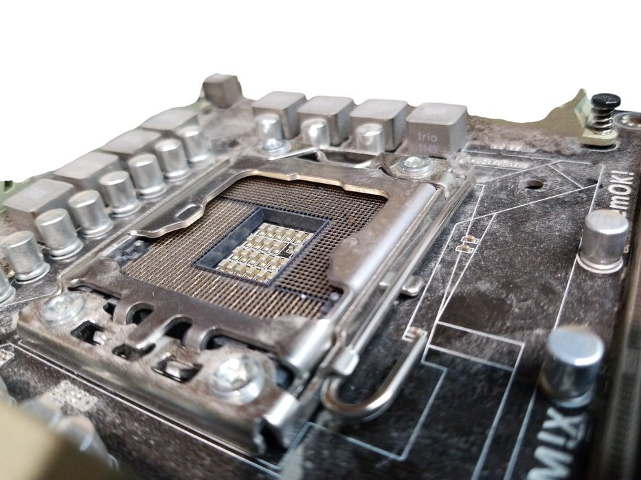 Faulty ASUS Sabertooth X58 Motherboard ONLY For PARTS