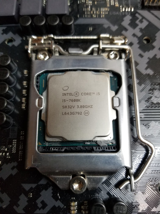 ASUS TUF Z270 MARK 2 w/ Intel i5-7600K 8GB RAM No HDD