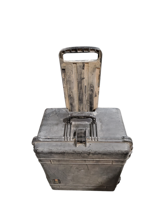 Pelican 1610 Waterproof Rolling case