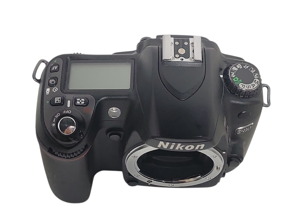 Nikon D D80 10.2MP Digital Camera body Only, READ