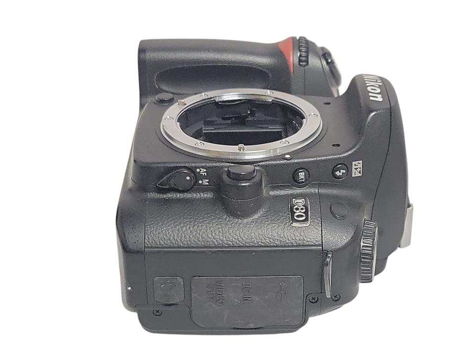 Nikon D D80 10.2MP Digital Camera body Only, READ
