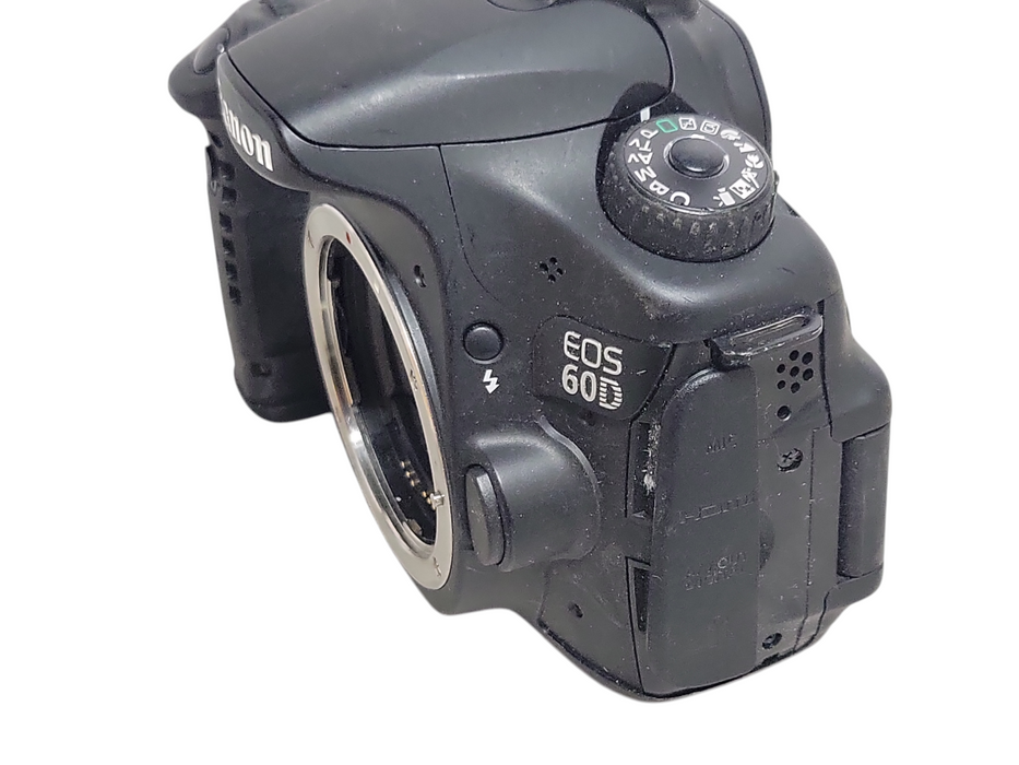 Canon EOS 60D 18MP Digital Camera Body only, READ