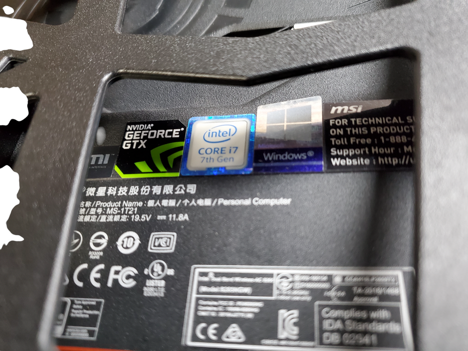 MSI VR ONE 7RE VR Backpack - i7-7820HK, 8GB DDR4, GTX 1070, 256GB NVMe - No AC