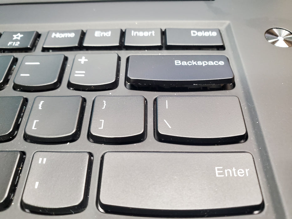 Lenovo ThinkPad P1 Gen2 TOUCH 4K i7-9850H QUADRO T2000 4GB 16GB RAM 256GB SSD RE
