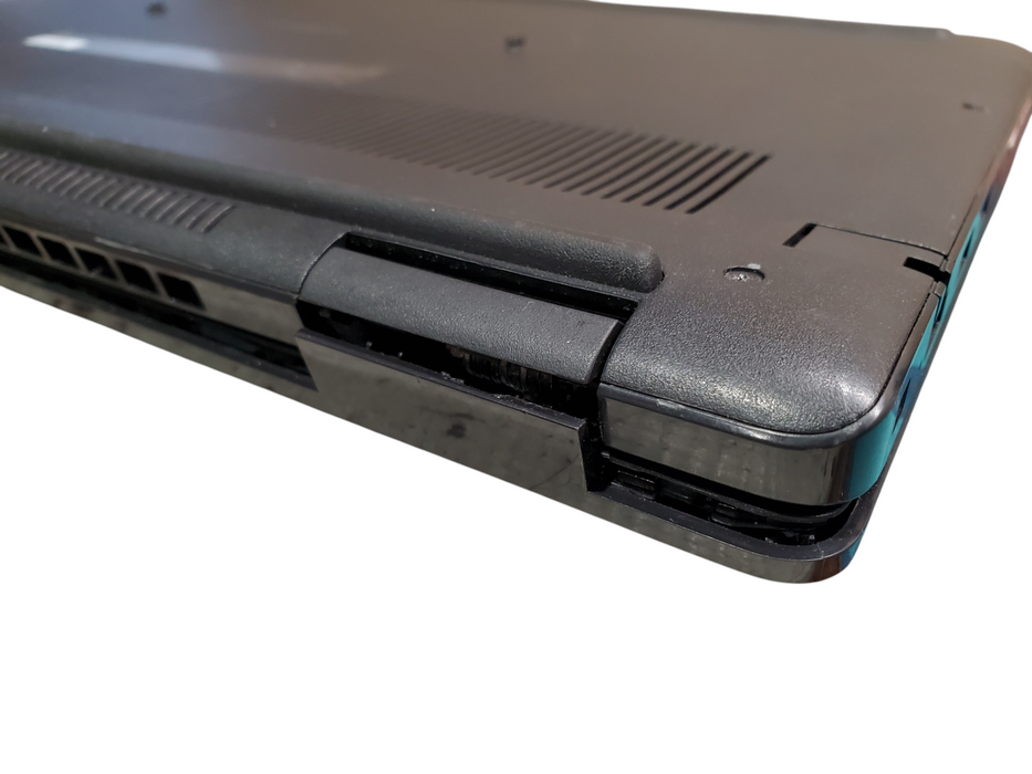 Dell Latitude 3520 i7-1165G7 @ 2.8GHz 16GB DDR4 256GB READ