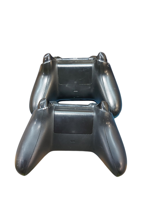 Lot 2x Xbox one controllers not working