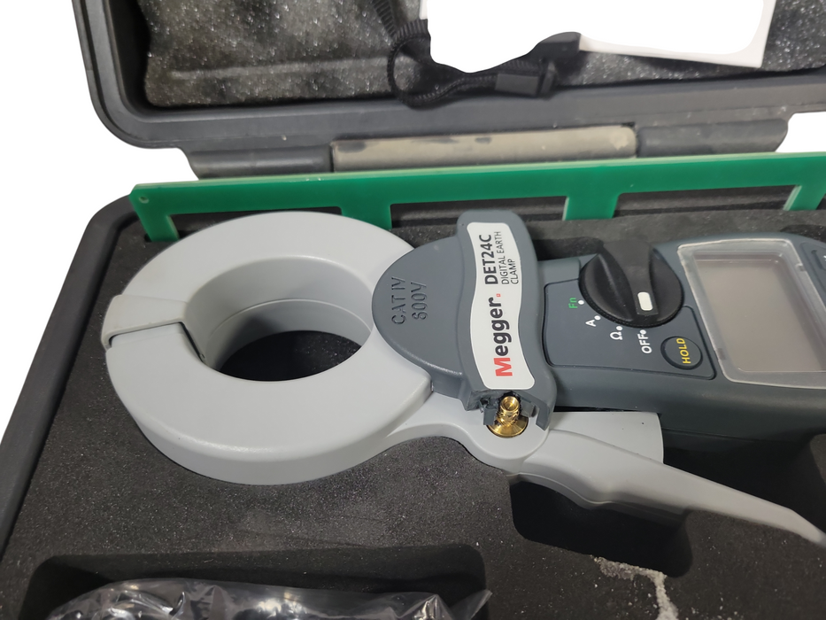 MEGGER EARTH TESTER DET24C DIGITAL CLAMP RESISTANCE METER, READ