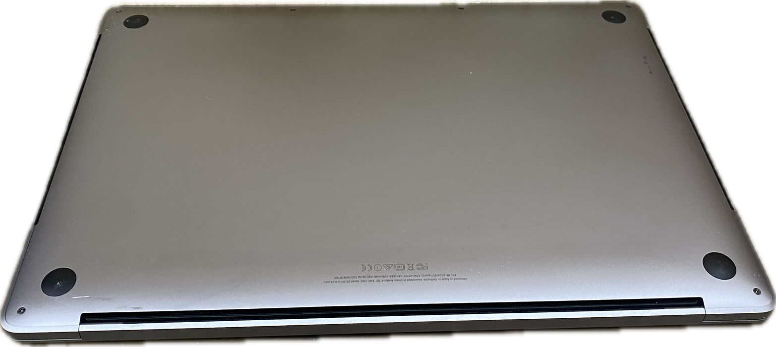 Apple MacBook Pro 15 2017 i7-7700HQ Radeon Pro 555 2GB GPU 16GB RAM 256SSD READ!