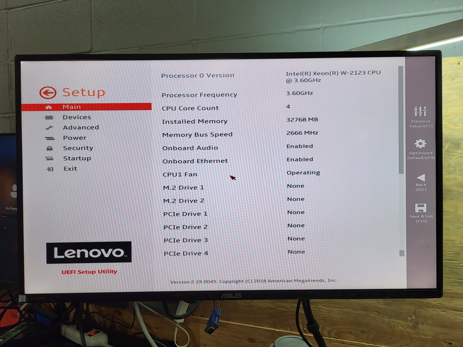 Lenovo ThinkStation P520 - Intel Xeon W-2123, 32GB DDR4, 2x P600 - No HDD