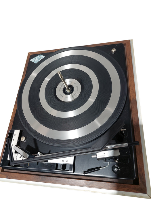 LLOYD'S  Record Player Model: FF2172