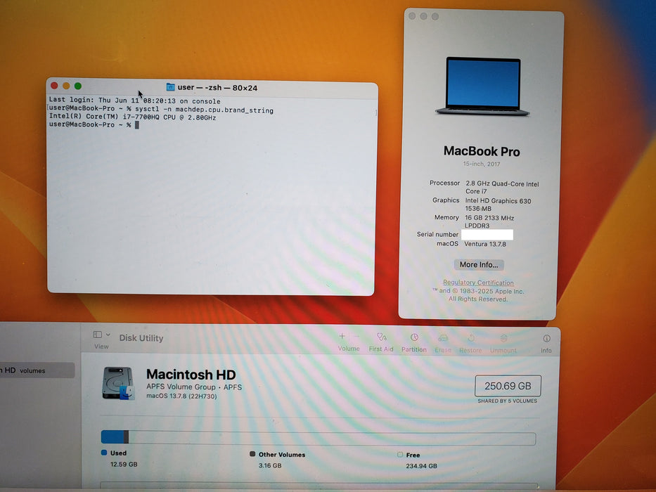 Apple MacBook Pro A1707 2016 i7-7700HQ 2.7GHz 16GB RAM 256GB SSD READ