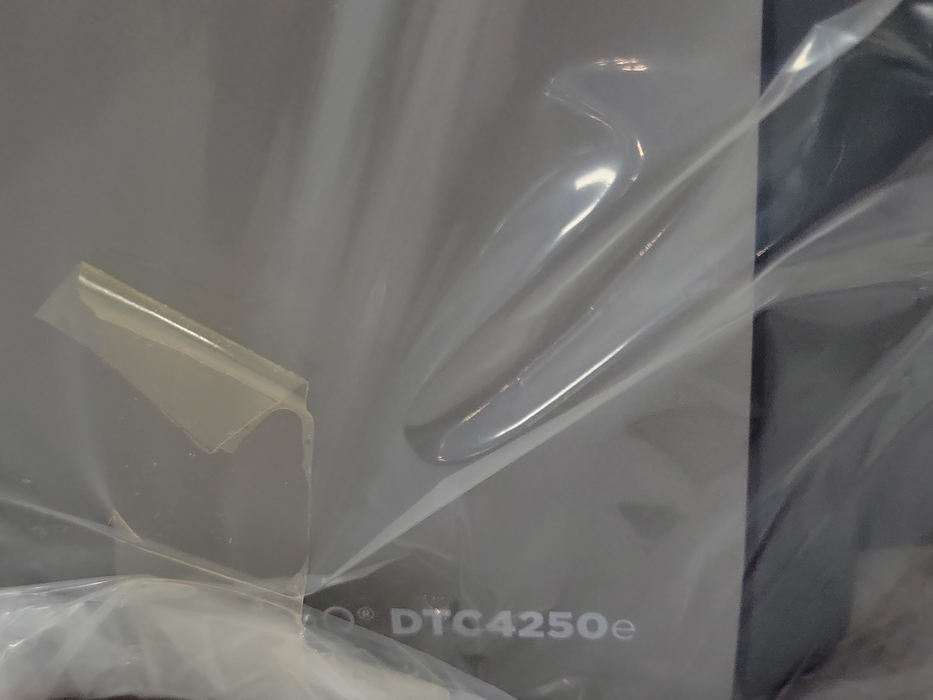Open-Box Fargo color ID card printer DTC4250e