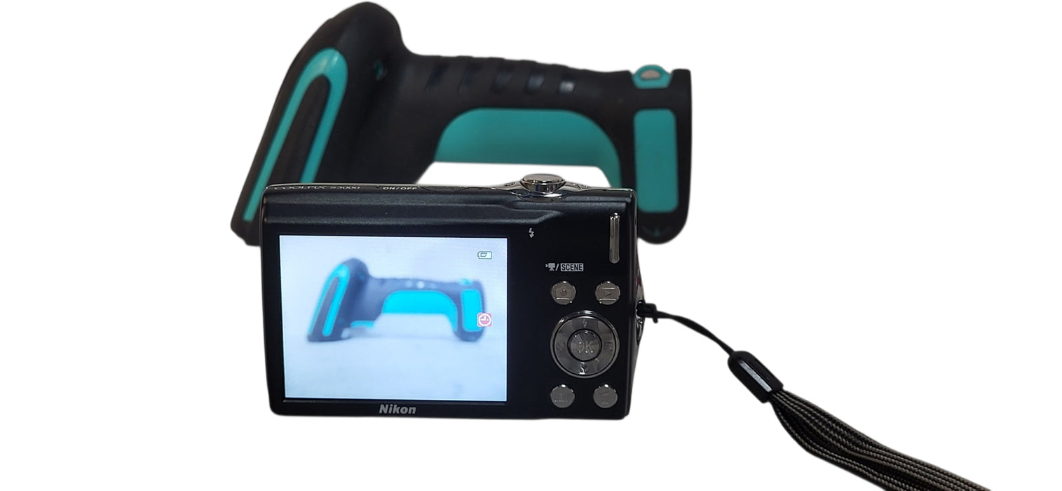 Nikon Coolpix S3000 Digital Camera - 12.0 MP 4x Zoom | READ