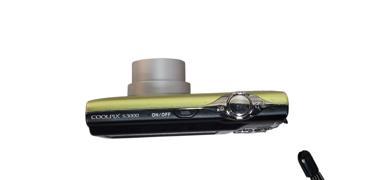 Nikon Coolpix S3000 Digital Camera - 12.0 MP 4x Zoom | READ