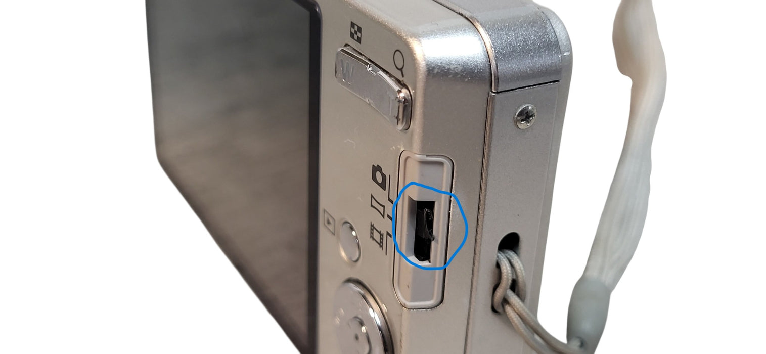 SONY Cyber-Shot DSC-W560 14.1MP Compact Digital Camera Optical Zoom Carl | READ
