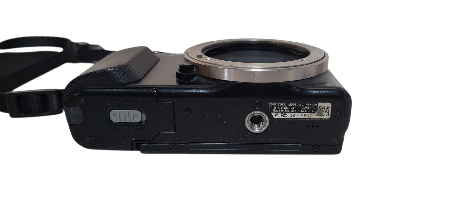 SONY  NEX-3N mirrorless Digital Camera 16.10 MP | No Lens, No Battery