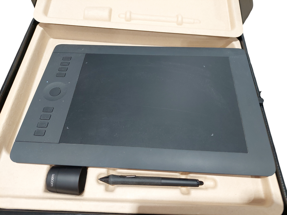 WACOM intuos Pro PTH651