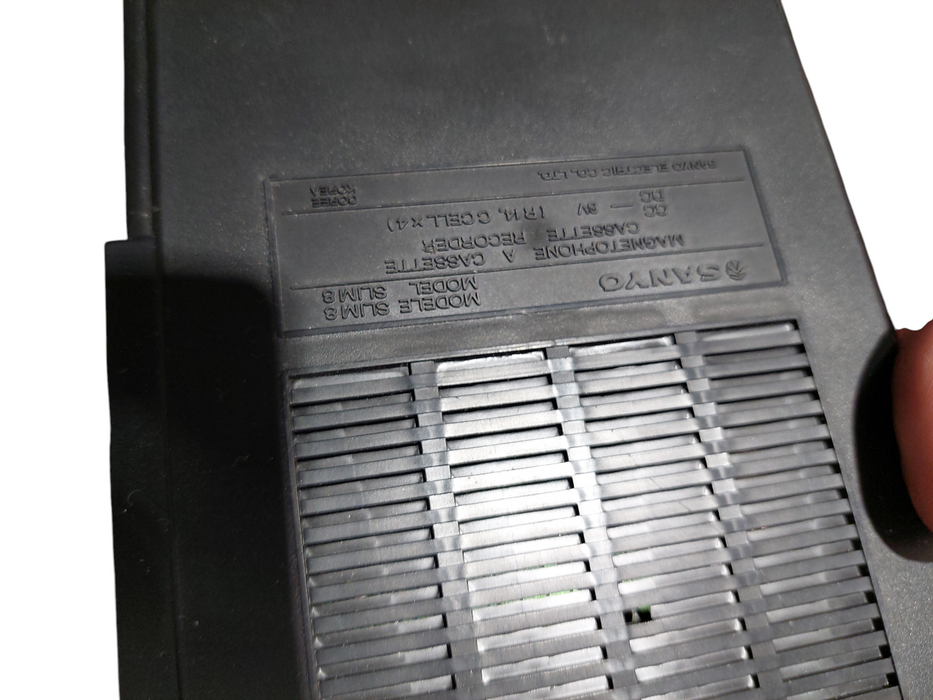 Sanyo Cassette Tape Recorder Model: Slim 8